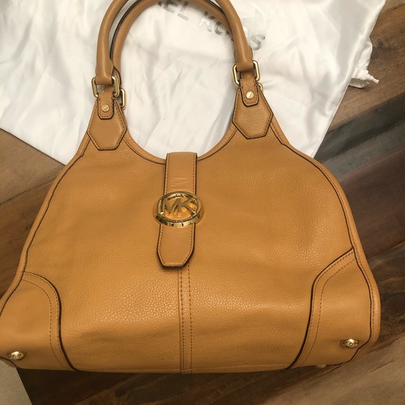 Michael Kors soft leather camel color handbag - Picture 4 of 9